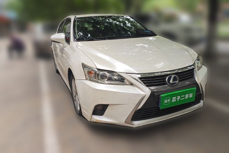 Used Lexus CT 2014 CT200h Comfort Edition Monochrome Front Right 45 Deg