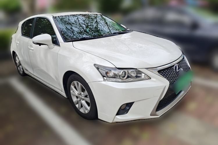 Used Lexus CT 2014 CT200h Comfort Edition Monochrome Front Right 45 Deg