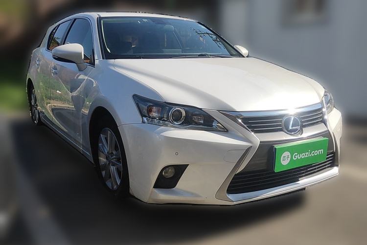 Used Lexus CT 2014 CT200h Comfort Edition Monochrome Front Right 45 Deg