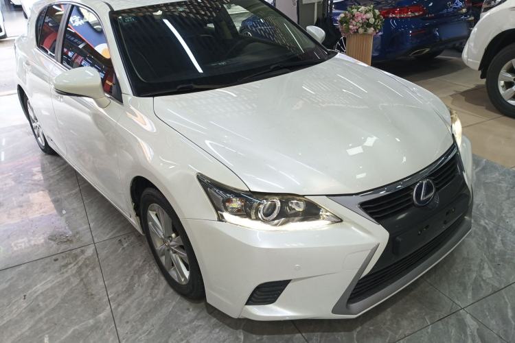 Used Lexus CT 2014 CT200h Elite Edition Monochrome Front Right 45 Deg