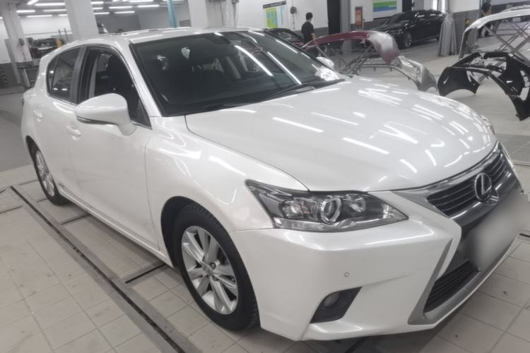 Used Lexus CT 2014 CT200h Comfort Edition Monochrome Front Right 45 Deg