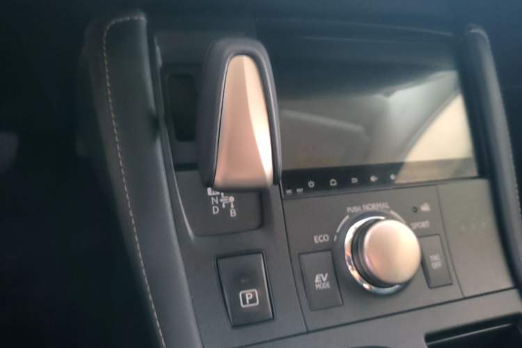 Used Lexus CT 2014 CT200h Elite Edition Monochrome Gear Lever