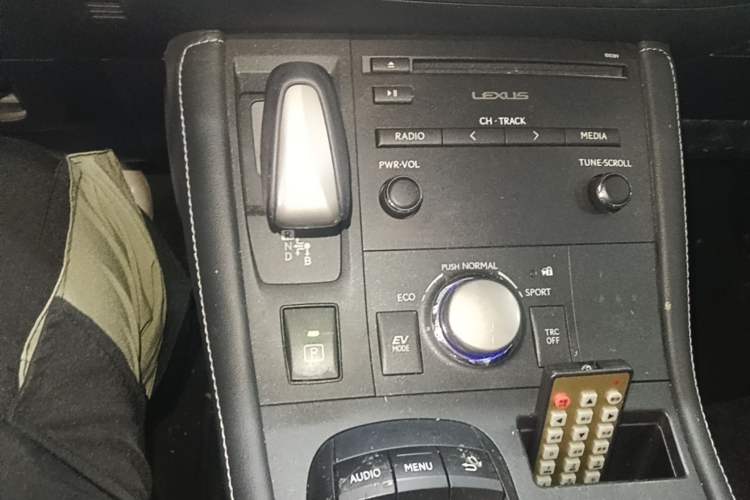 Used Lexus CT 2014 CT200h Comfort Edition Monochrome Gear Lever