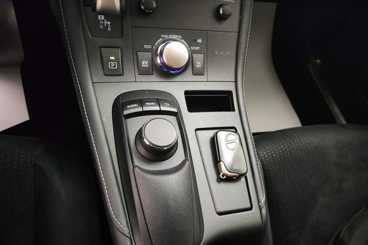 Used Lexus CT 2014 CT200h Comfort Edition Monochrome Gear Lever