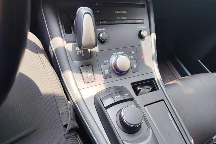 Used Lexus CT 2014 CT200h Comfort Edition Monochrome Gear Lever