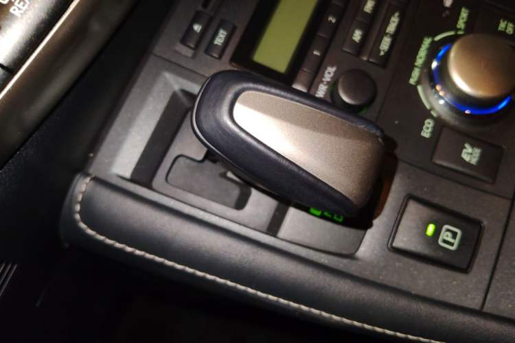 Used Lexus CT 2014 CT200h Elite Edition Monochrome Gear Lever