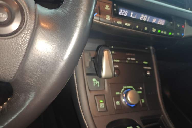 Used Lexus CT 2014 CT200h Comfort Edition Monochrome Gear Lever