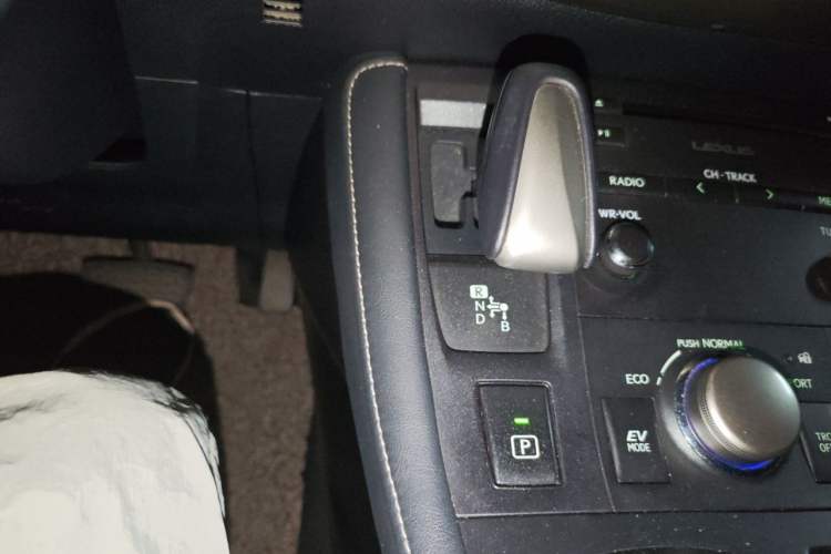 Used Lexus CT 2014 CT200h Comfort Edition Monochrome Gear Lever