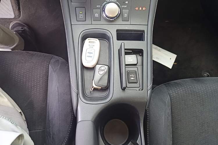 Used Lexus CT 2014 CT200h Elite Edition Monochrome Gear Lever