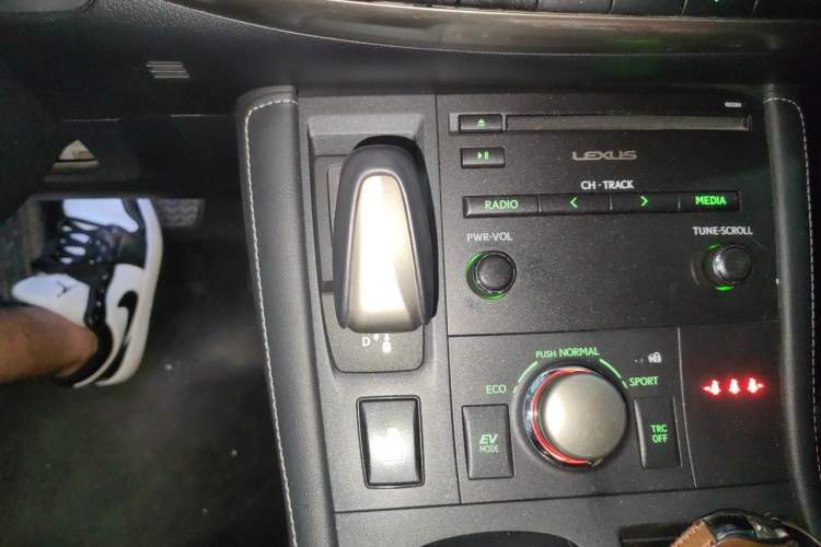 Used Lexus CT 2014 CT200h Comfort Edition Monochrome Gear Lever