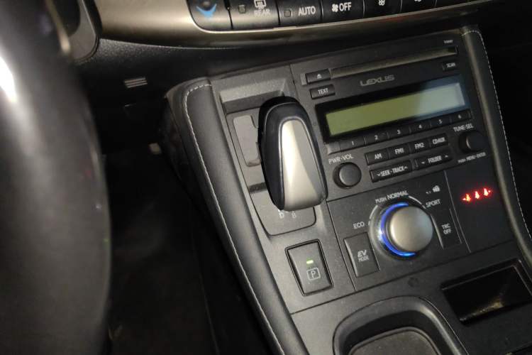 Used Lexus CT 2014 CT200h Elite Edition Monochrome Gear Lever