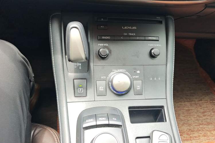 Used Lexus CT 2014 CT200h Comfort Edition Monochrome Gear Lever