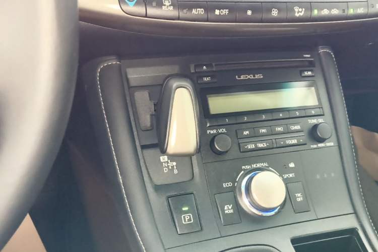 Used Lexus CT 2014 CT200h Elite Edition Monochrome Gear Lever