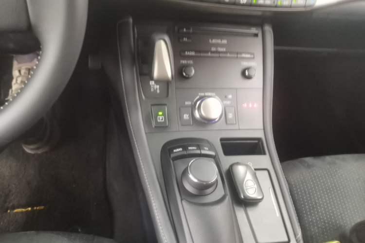 Used Lexus CT 2014 CT200h Comfort Edition Monochrome Gear Lever