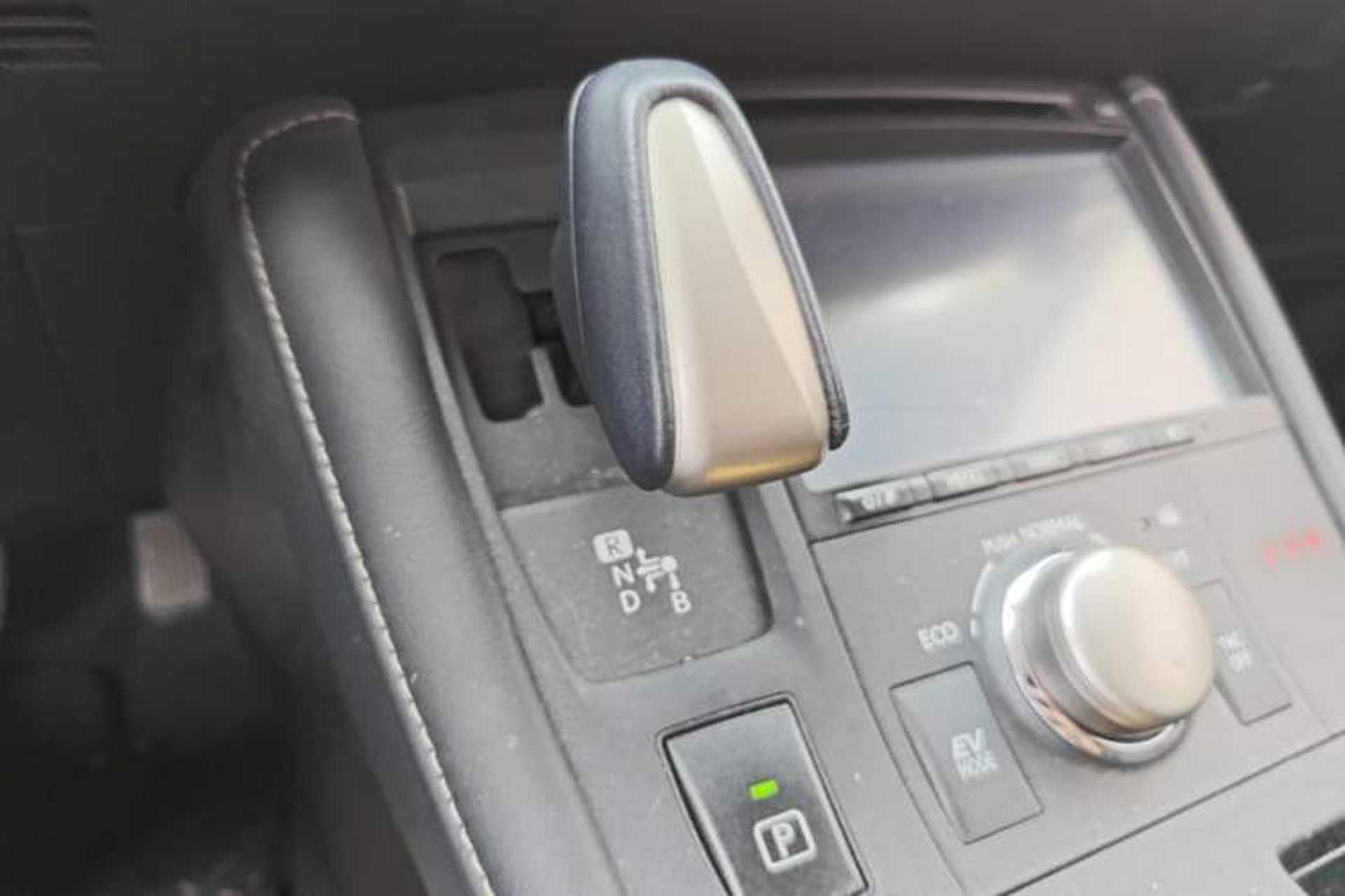 Used Lexus CT 2014 CT200h Elite Edition Monochrome Gear Lever