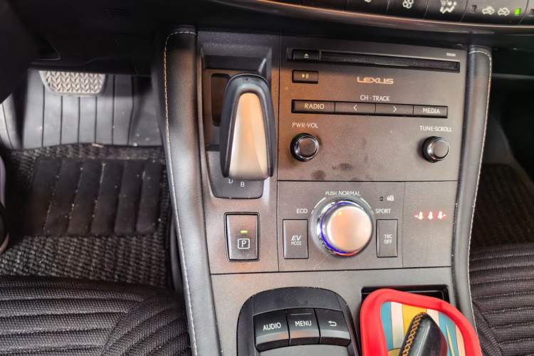 Used Lexus CT 2014 CT200h Comfort Edition Monochrome Gear Lever