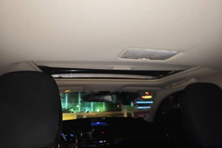 Used Lexus CT 2014 CT200h Comfort Edition Two-Tone Headliner