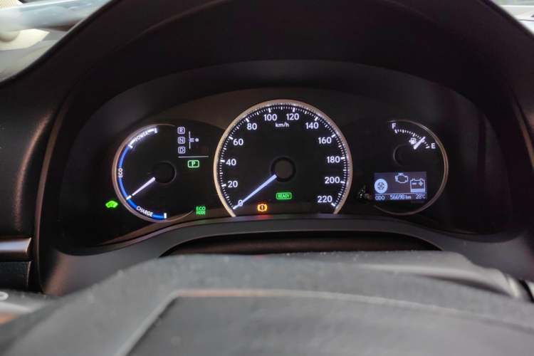 Used Lexus CT 2014 CT200h Comfort Edition Two-Tone Instrument Cluster