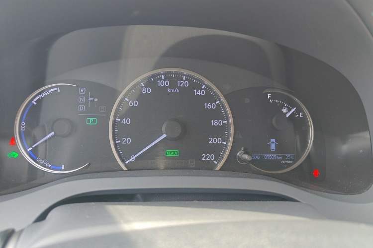 Used Lexus CT 2014 CT200h Comfort Edition Two-Tone Instrument Cluster