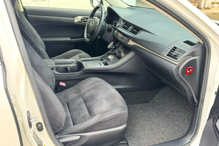 Used Lexus CT 2014 CT200h Elite Edition Monochrome Interior 1