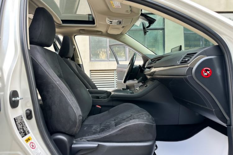 Used Lexus CT 2014 CT200h Comfort Edition Monochrome Interior 1
