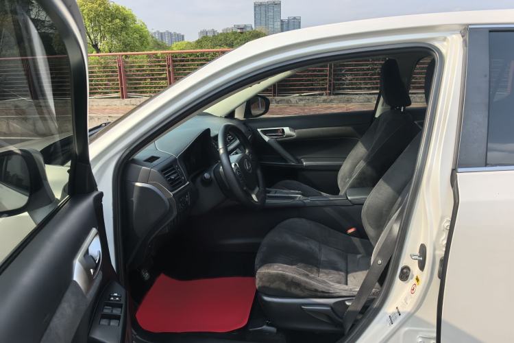 Used Lexus CT 2014 CT200h Elite Edition Monochrome Interior 1