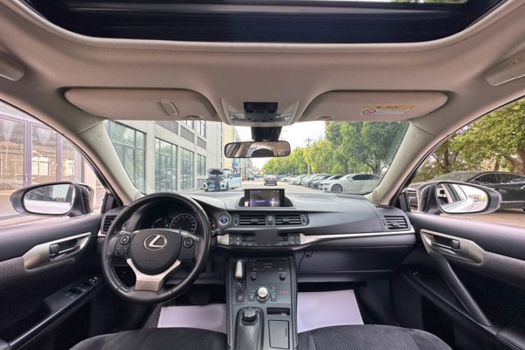 Used Lexus CT 2014 CT200h Comfort Edition Monochrome Interior 2