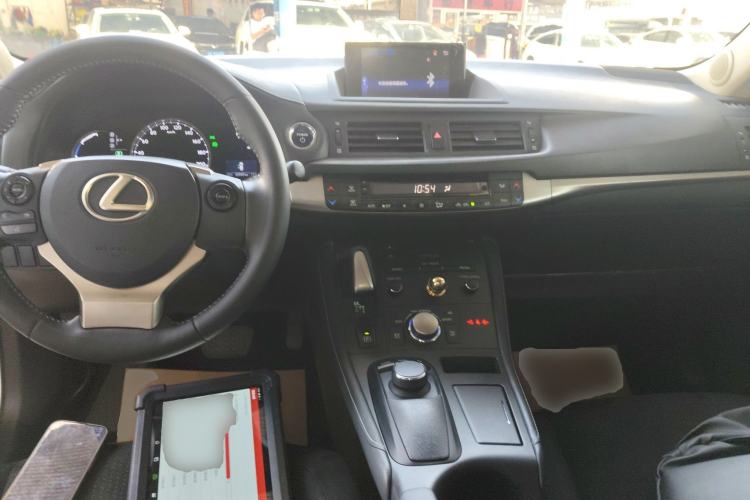 Used Lexus CT 2014 CT200h Comfort Edition Monochrome Interior 2