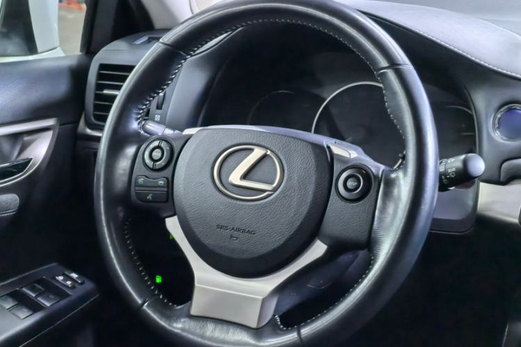 Used Lexus CT 2014 CT200h Comfort Edition Monochrome Interior 2