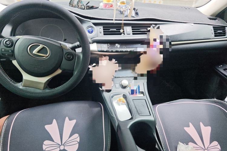Used Lexus CT 2014 CT200h Elite Edition Monochrome Interior 2