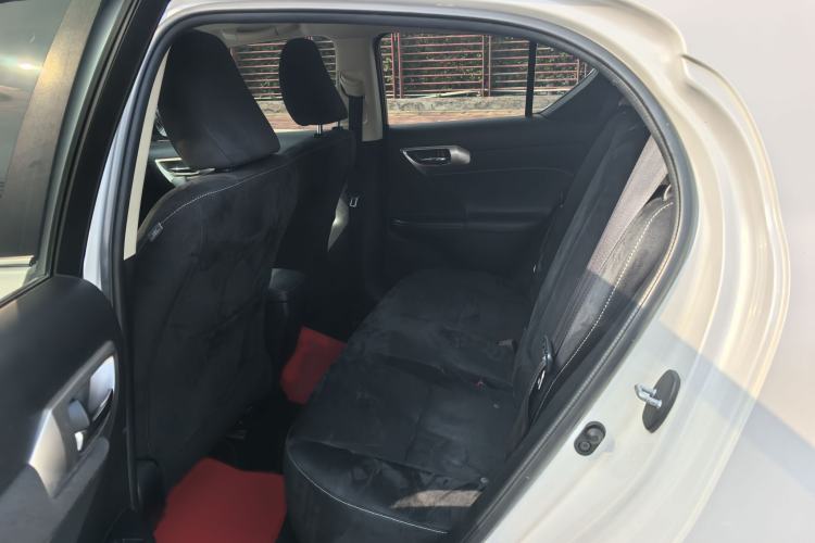 Used Lexus CT 2014 CT200h Elite Edition Monochrome Interior 2