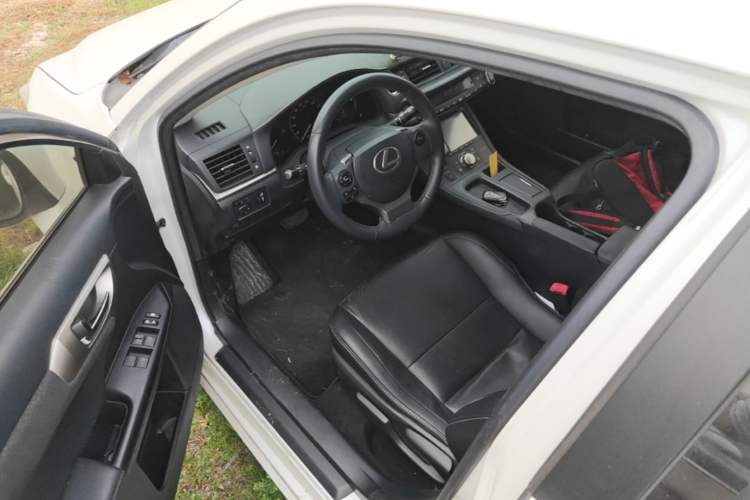 Used Lexus CT 2014 CT200h Elite Edition Monochrome Interior 3