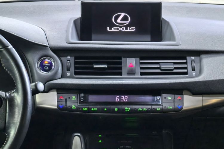 Used Lexus CT 2014 CT200h Comfort Edition Monochrome Interior 3