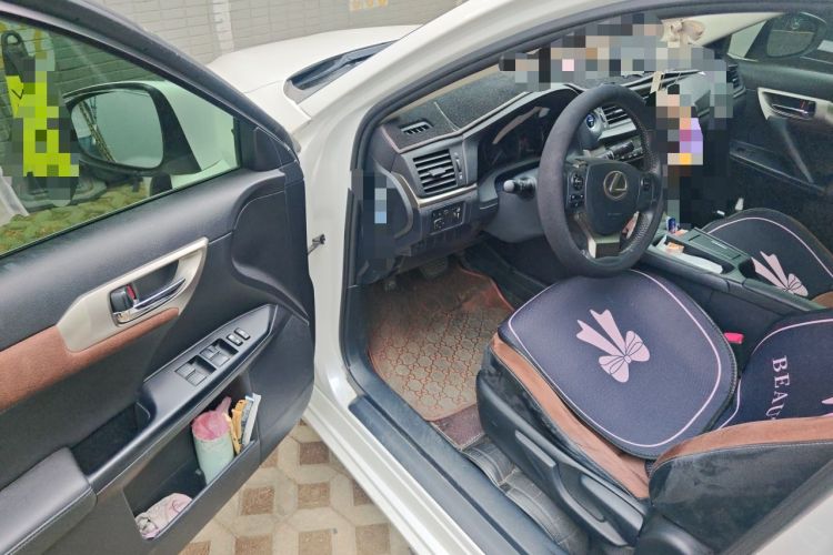 Used Lexus CT 2014 CT200h Elite Edition Monochrome Interior 3