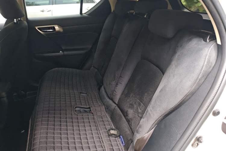 Used Lexus CT 2014 CT200h Elite Edition Monochrome Interior 4
