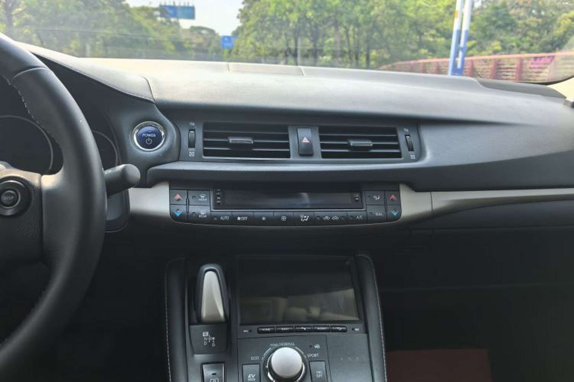 Used Lexus CT 2014 CT200h Elite Edition Monochrome Interior 5