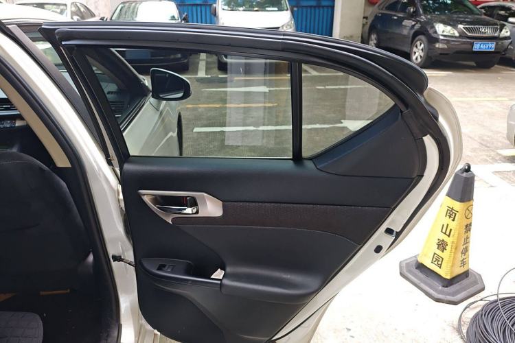Used Lexus CT 2014 CT200h Elite Edition Monochrome Interior 6