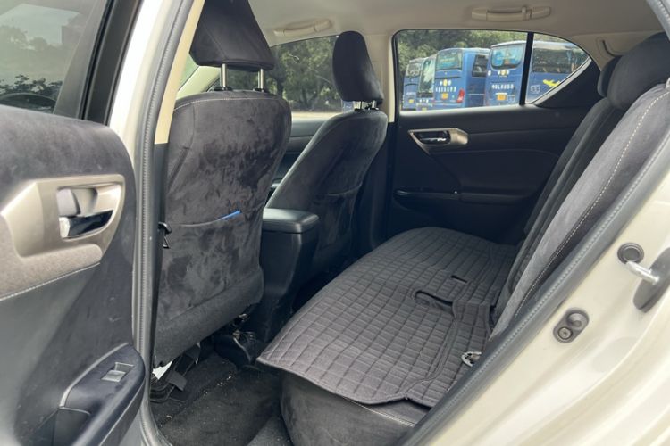 Used Lexus CT 2014 CT200h Elite Edition Monochrome Interior 9