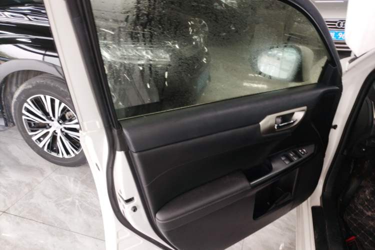 Used Lexus CT 2014 CT200h Elite Edition Monochrome Left Front Door Interior
