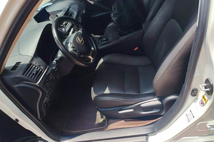 Used Lexus CT 2014 CT200h Comfort Edition Monochrome Left Front Seat