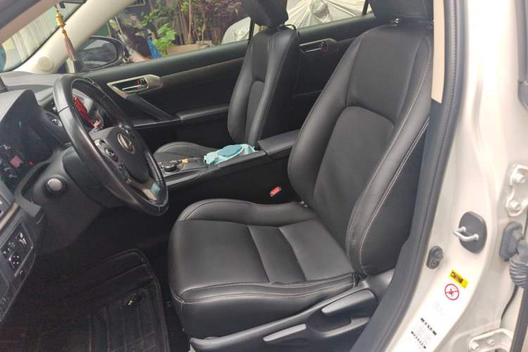 Used Lexus CT 2014 CT200h Comfort Edition Monochrome Left Front Seat
