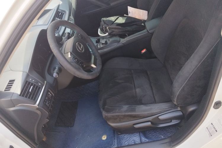 Used Lexus CT 2014 CT200h Comfort Edition Two-Tone Left Front Seat