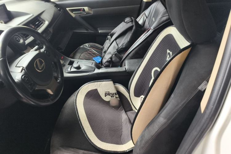 Used Lexus CT 2014 CT200h Comfort Edition Two-Tone Left Front Seat