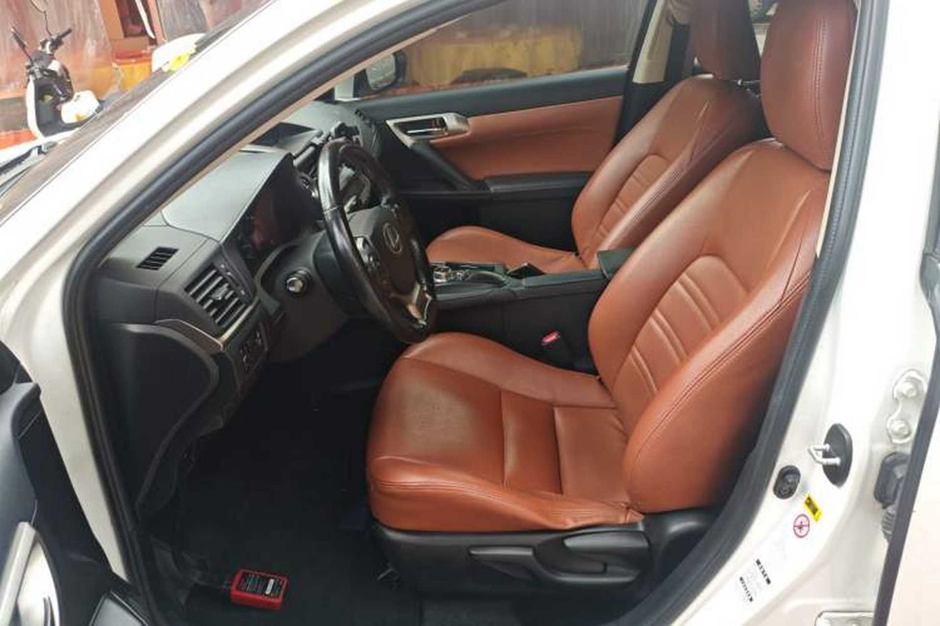 Used Lexus CT 2014 CT200h Elite Edition Monochrome Left Front Seat