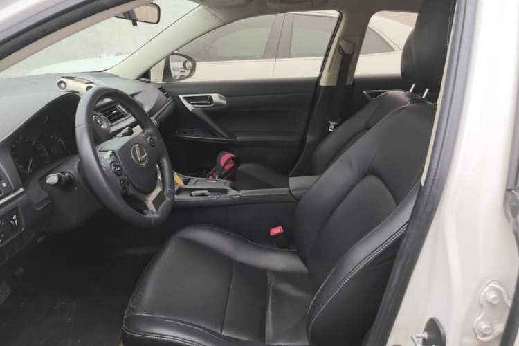Used Lexus CT 2014 CT200h Elite Edition Monochrome Left Front Seat