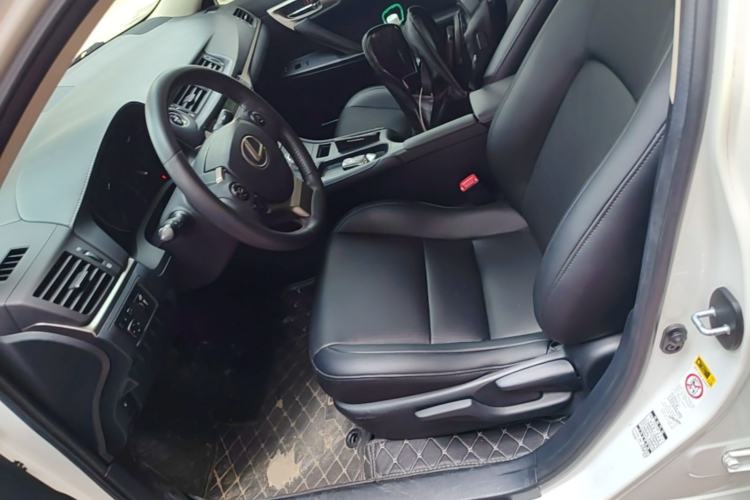 Used Lexus CT 2014 CT200h Elite Edition Monochrome Left Front Seat