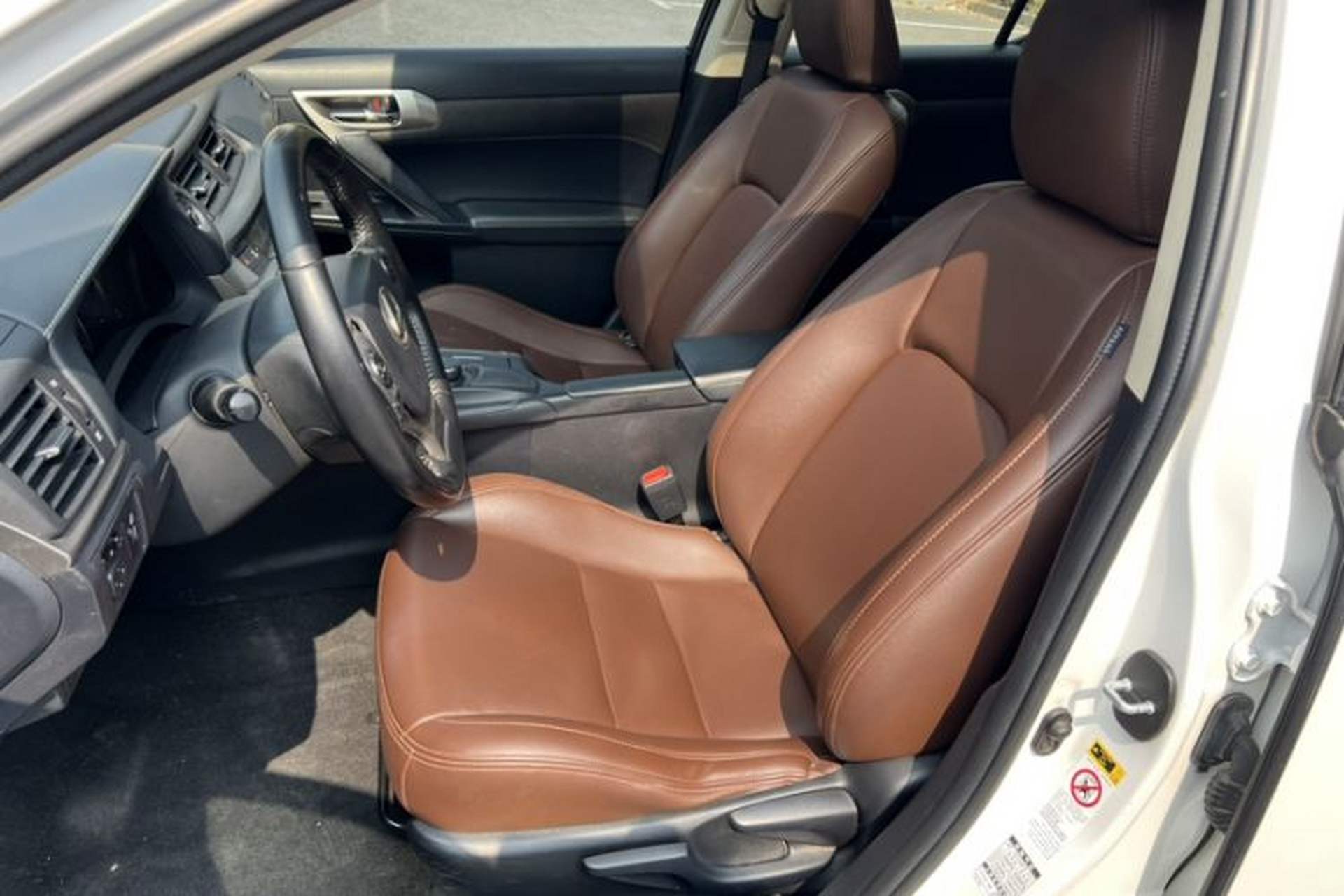 Used Lexus CT 2014 CT200h Comfort Edition Monochrome Left Front Seat