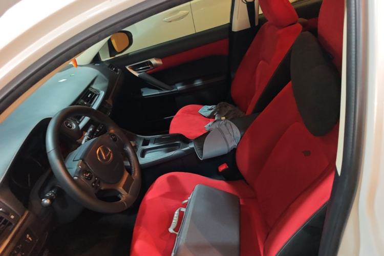 Used Lexus CT 2014 CT200h Elite Edition Monochrome Left Front Seat