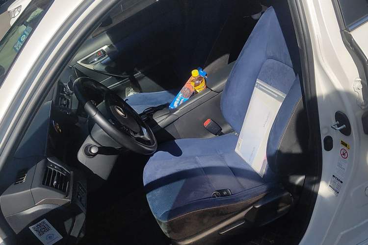 Used Lexus CT 2014 CT200h Comfort Edition Monochrome Left Front Seat