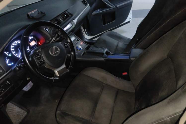 Used Lexus CT 2014 CT200h Elite Edition Monochrome Left Front Seat